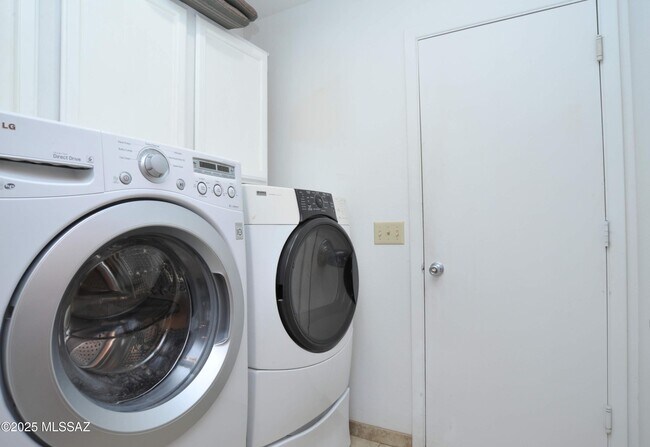 Building Photo - 6515 N Burro Creek Pl