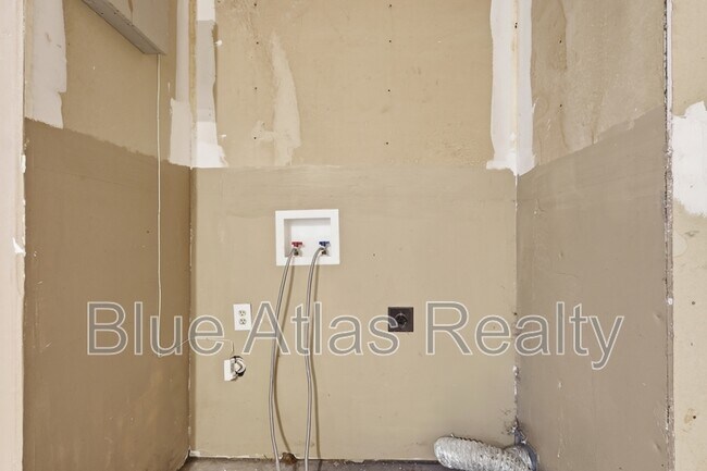 Building Photo - 1612 Hunterwood Dr