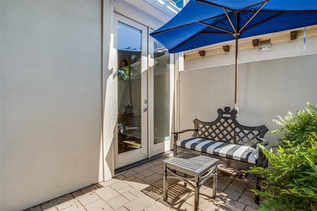 Building Photo - 4532 Normandy Ave