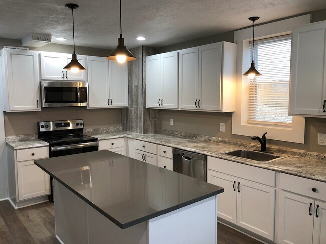 Building Photo - *******2-bed/1-bath COMPLETELY RENOVATED HOME FOR RENT in Bridgeville!*****