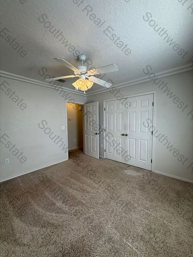 Building Photo - Spacious 2 bedroom 2 Bath apartment-WILL ACCEPT A SMALL PET- ALL BILL'S PAID!