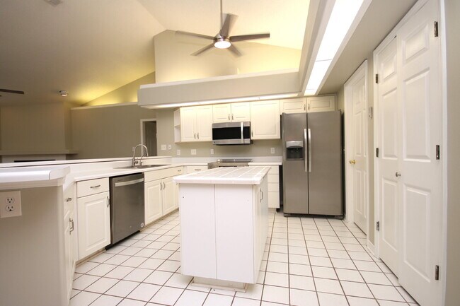 Building Photo - Spacious 4-Bedroom Cantonment Home with Sc...