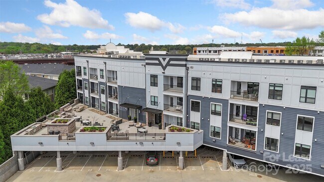 Building Photo - 3630 N Davidson St