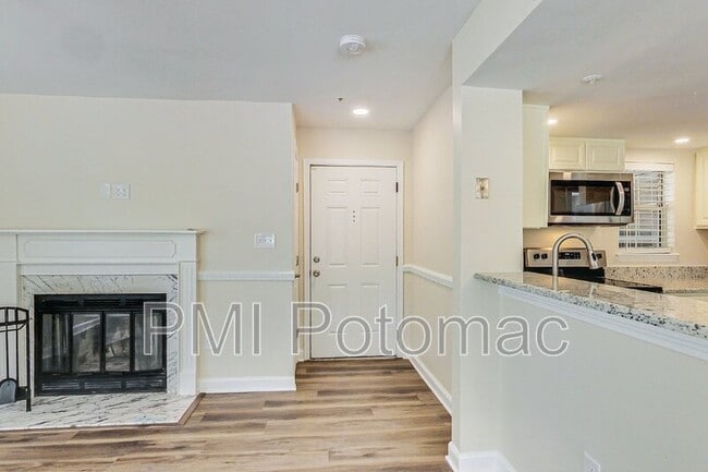 Building Photo - 10301 Westridge Dr