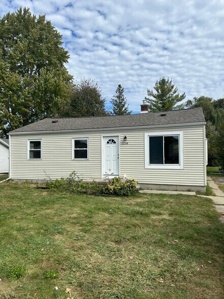 Primary Photo - 2138 N Center Rd