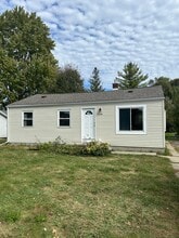 Building Photo - 2138 N Center Rd