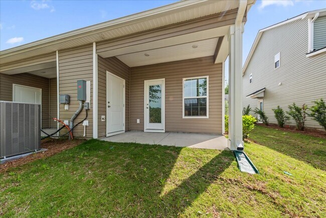 Building Photo - BRAND NEW TOWNHOUSE!!
