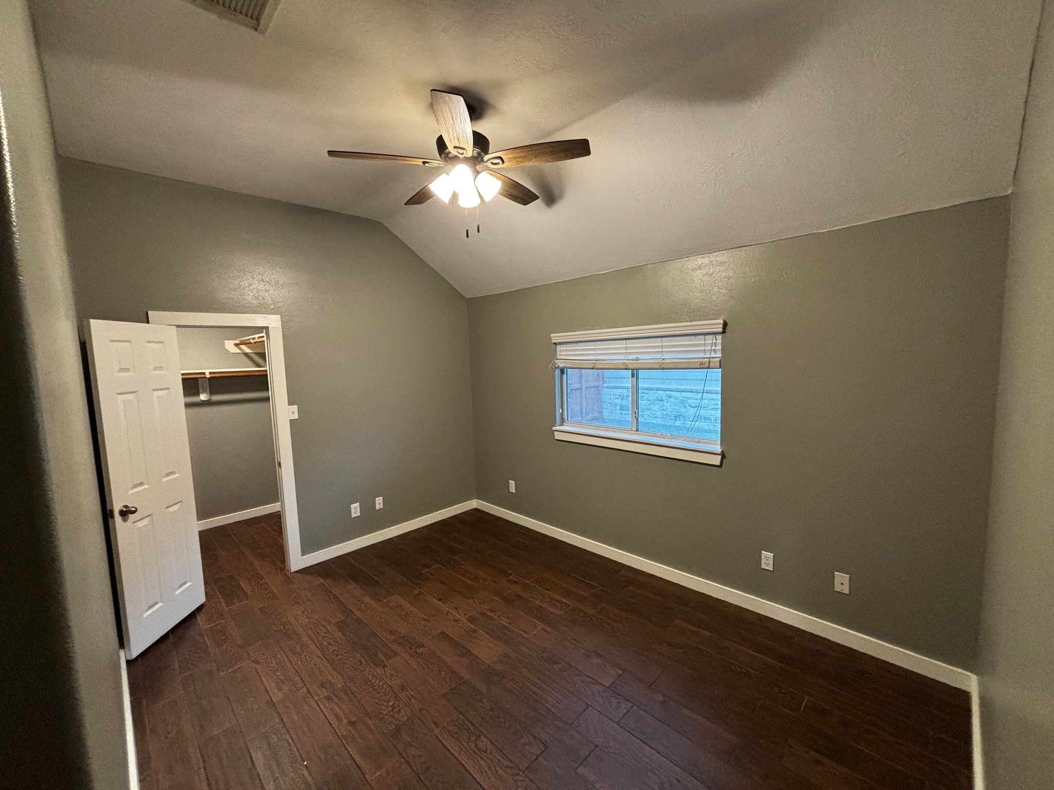 Building Photo - 4623 Village Park Dr