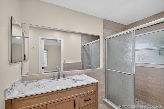 Building Photo - 1107 Big Torch St