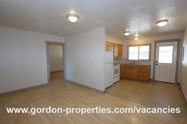Building Photo - SE Arista Dr - 1 bedroom apartment in the ...