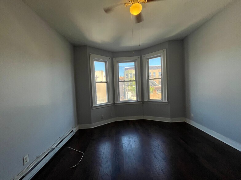 Building Photo - 391 Avenue C