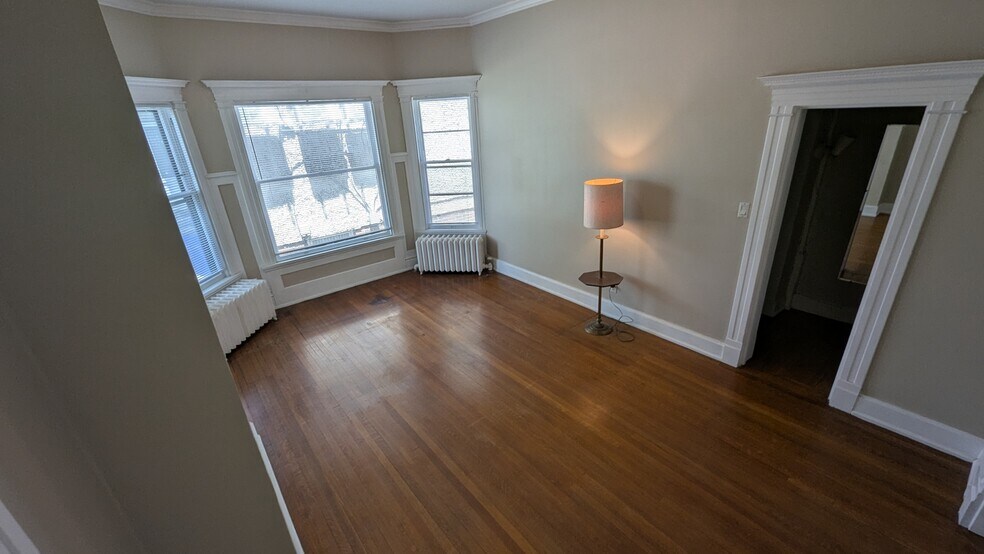 Building Photo - 2257 Scottwood Ave
