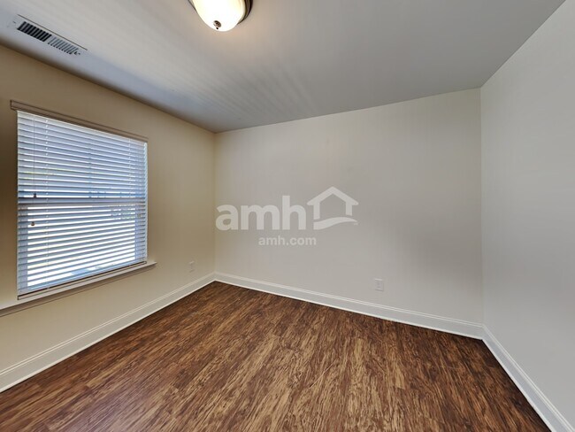 Building Photo - 248 Makenna Dr