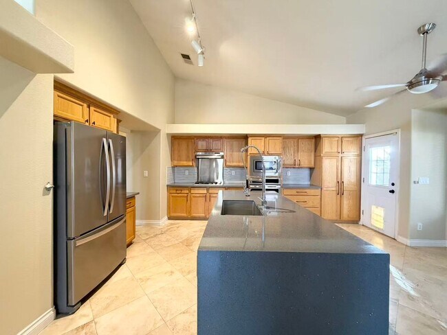 Building Photo - 2017 Sedona Path Way