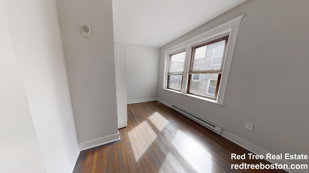 Building Photo - 81 Park Dr