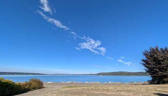 Building Photo - A Luxury Beachfront Lodge Awaits! For Rent...