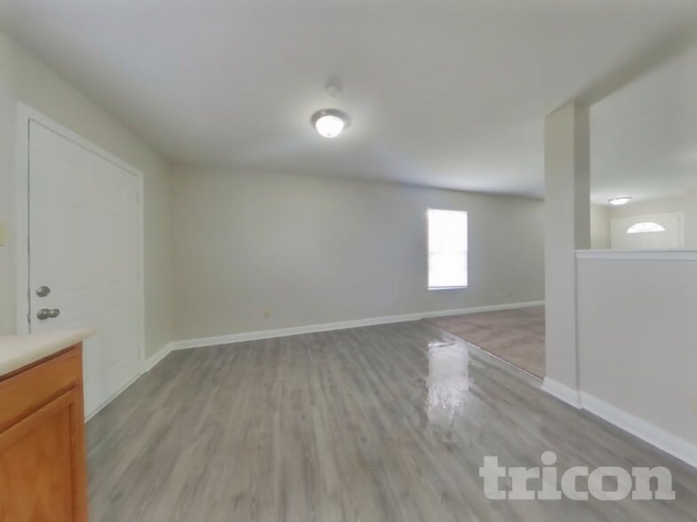 Building Photo - 8538 Bluff Point Dr