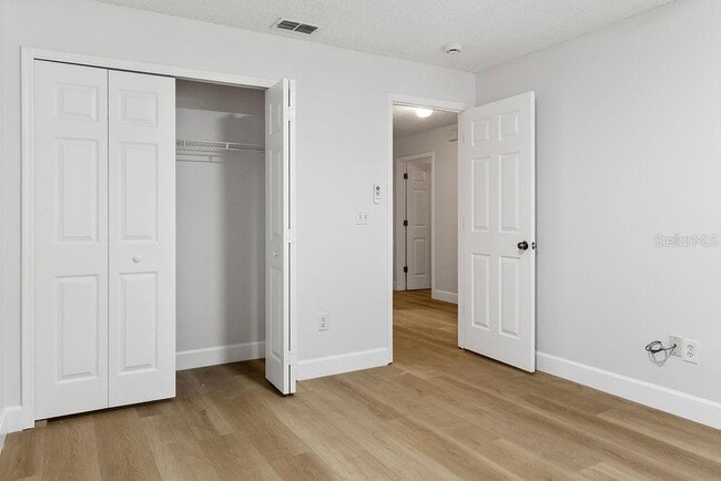 Building Photo - 1425 Whispering Woods Way