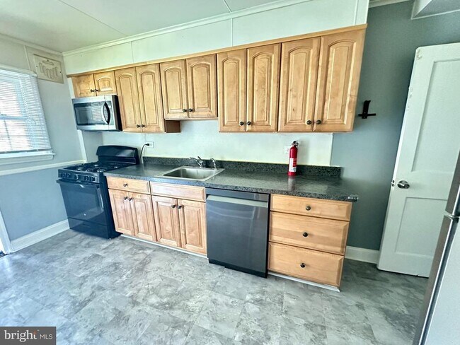 Building Photo - 8318 Loch Raven Blvd