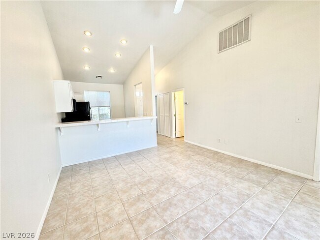 Building Photo - 2500 E Ambush St