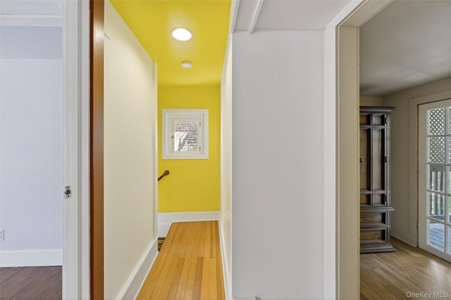 Building Photo - 17 E Parmenter St