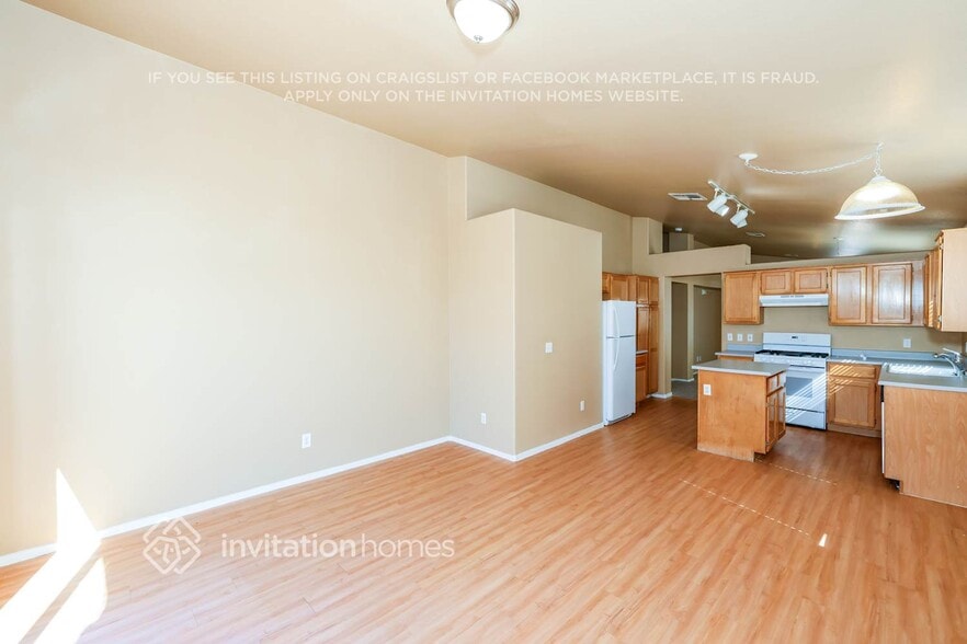 Building Photo - 7285 Golden Star Ave
