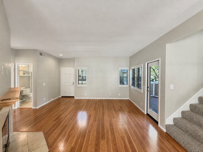 Building Photo - 9980 Scripps Vista Way