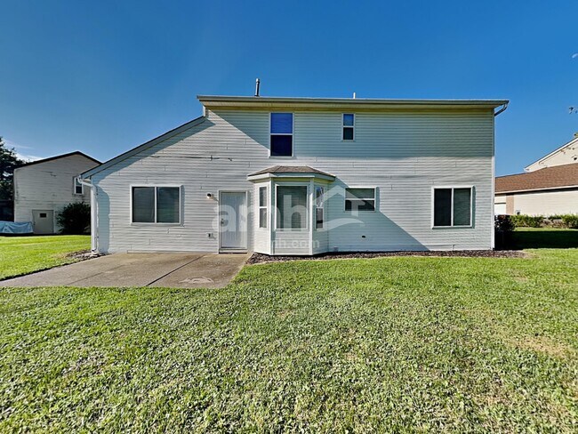 Building Photo - 8428 Stratford Ct