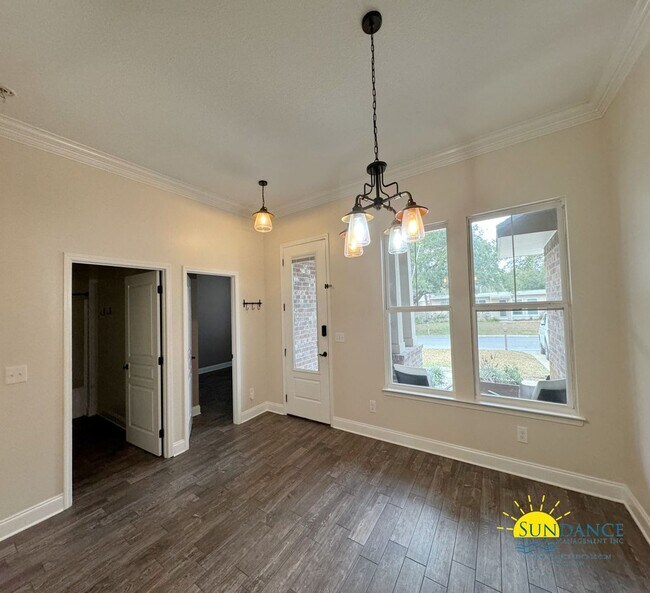 Building Photo - Prime Location: 4 Bedroom Home in Elliot Point Neighborhood, Fort Walton Beach!