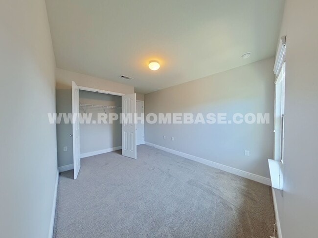 Building Photo - Charming Rental Townhome in Reserve Pointe...