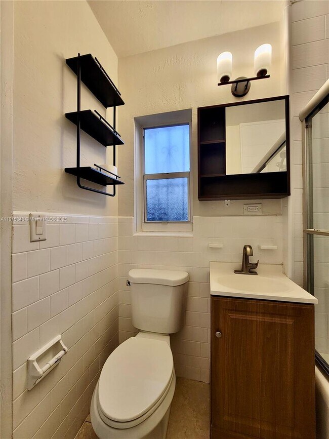 Building Photo - 3690 SW 24th St