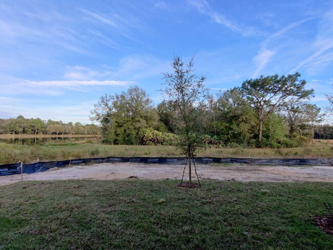 Building Photo - 423 Whispering Oaks Ct