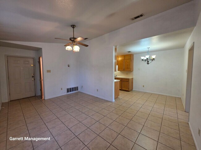 Building Photo - 1703 Taylor St