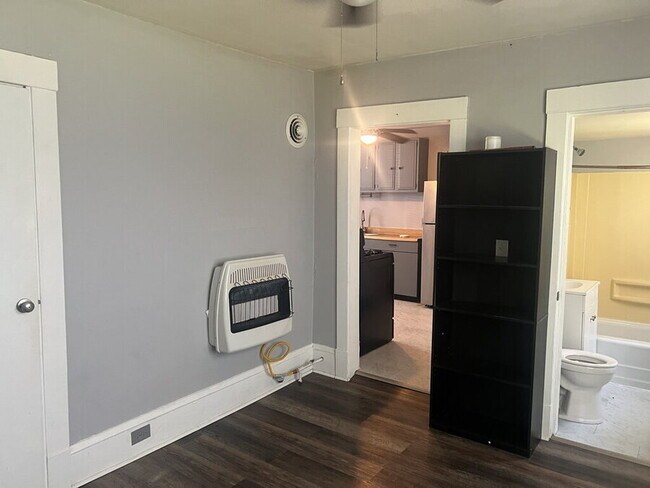 Building Photo - 3664 W 48th St