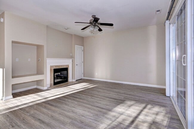 Building Photo - Updated Kiln Creek Home