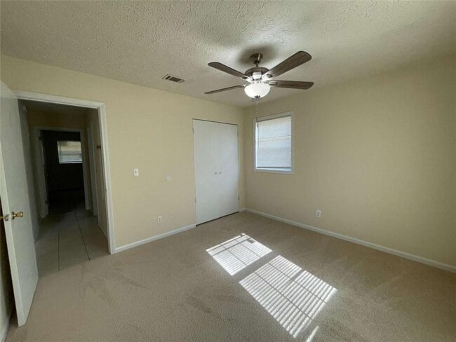 Building Photo - 100 Plum Orchard Rd