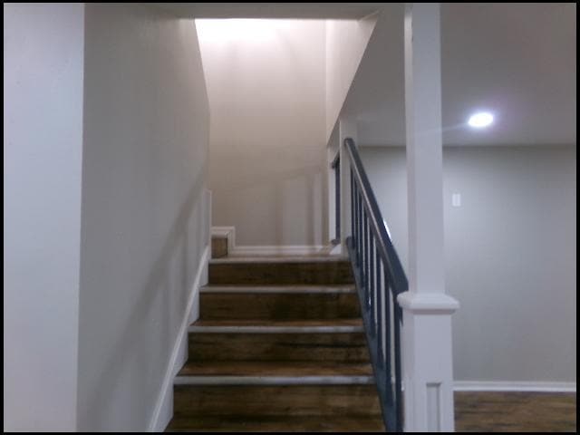 Building Photo - 408 W 4th St