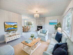 Building Photo - Spacious Single Family Home in Seaside!!!