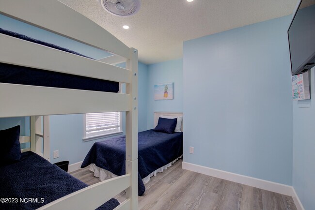 Building Photo - 1883 New River Inlet Rd