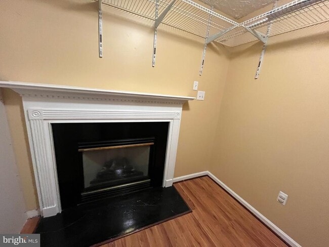 Building Photo - 283 Point to Point Square