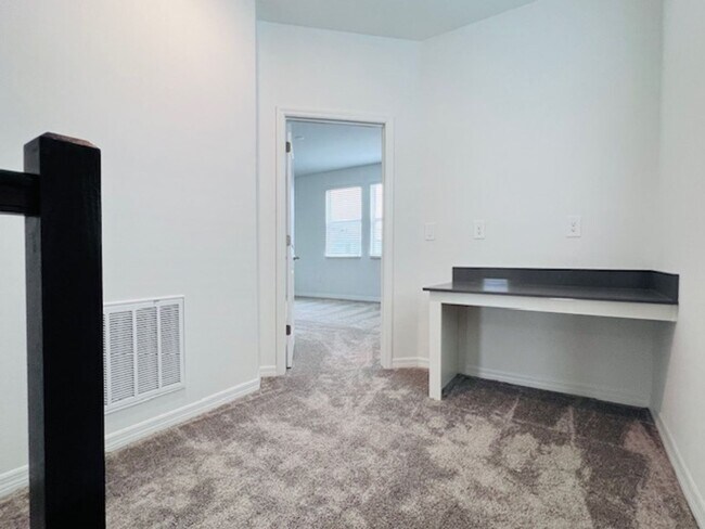 Building Photo - 4143 Pino St