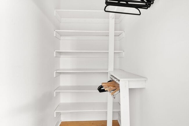 Building Photo - Walk to Hillsboro Village – 24th Ave S Gem!