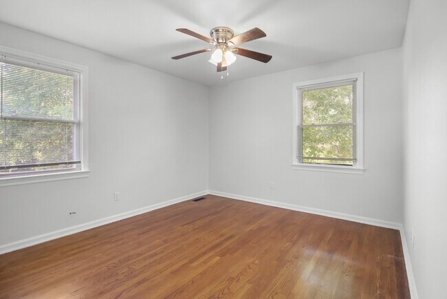 Building Photo - 10 Lexington Dr