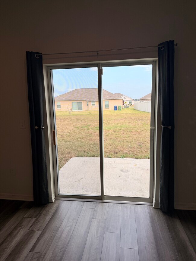 Building Photo - 281 Arbuthnot St