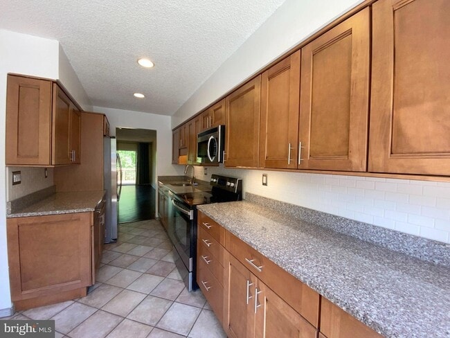 Building Photo - 326 Brigade Ct