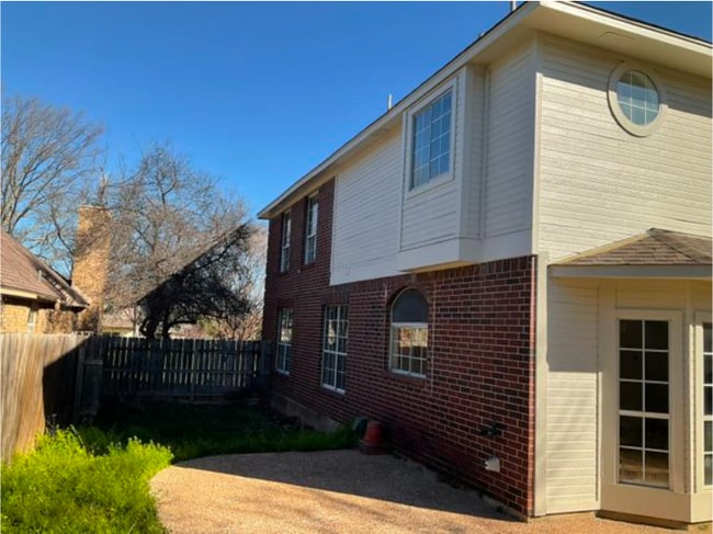 Building Photo - 16813 Shipshaw River Dr