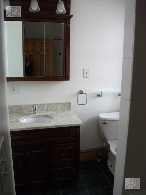 Building Photo - 3 bedroom in Brookline MA 02146