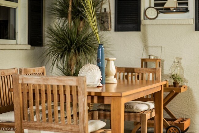 Building Photo - 22631 Island Lakes Dr