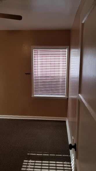 Bedroom - 2018 W 35th St