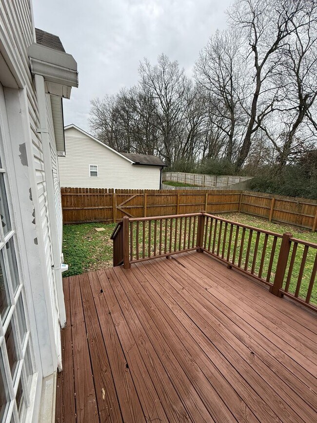 Building Photo - 1822 Holdens Hollow